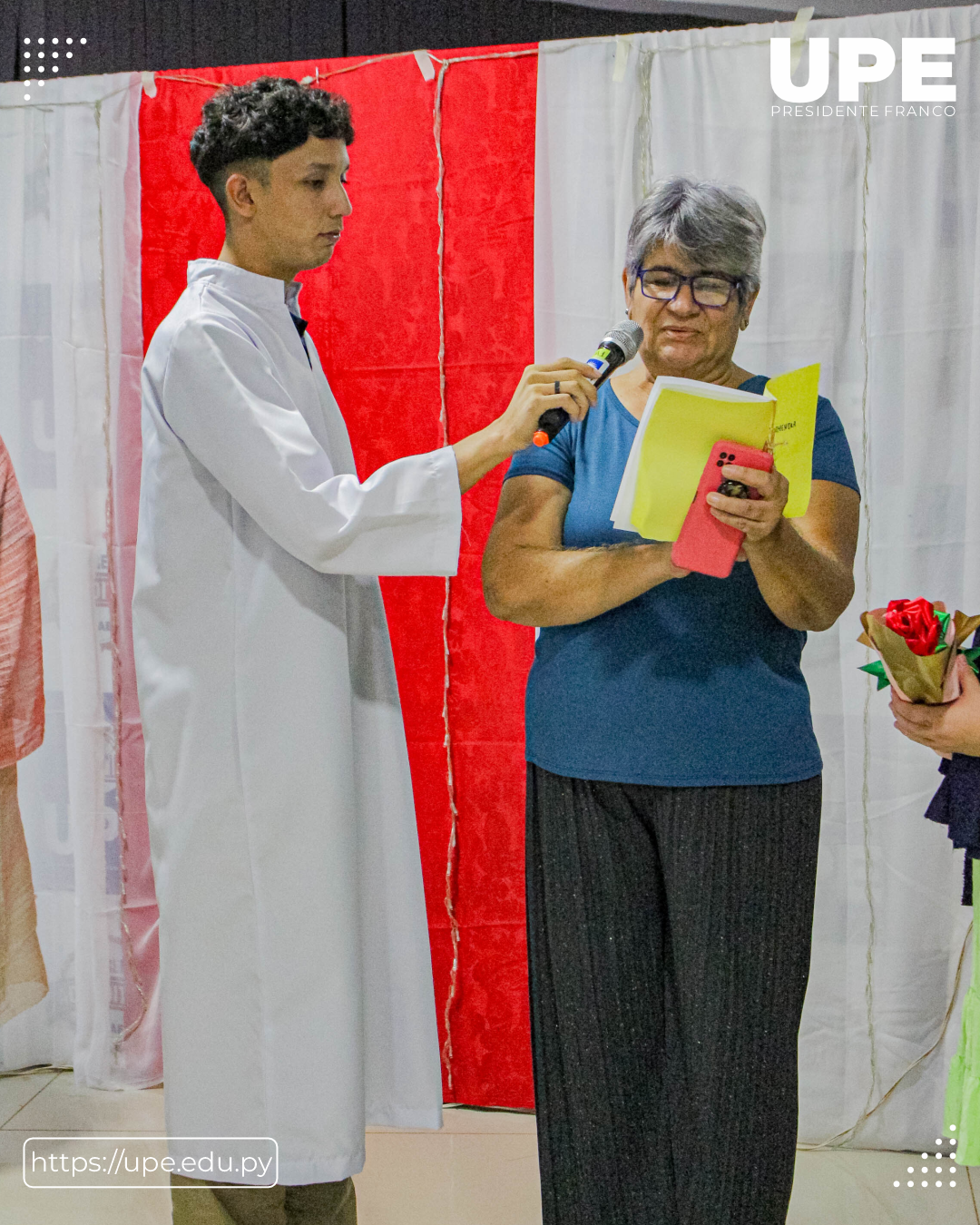 Estudiantes dan la Bienvenida a la Semana Santa con el Viacrucis